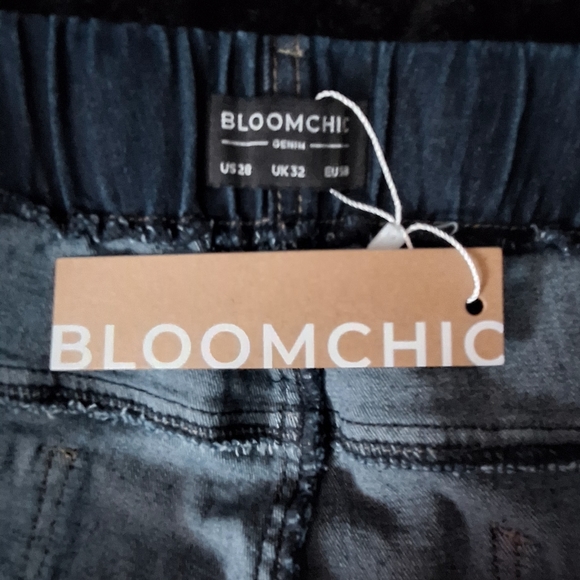 NWT - Bloomchic Dark Wash Bootcut Elastic waistband Jeans Size 28 (4x) - Picture 5 of 7
